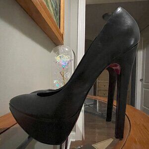 Worn - Mia Limited Edition Black Platform Heels with Red Sole, Size 10